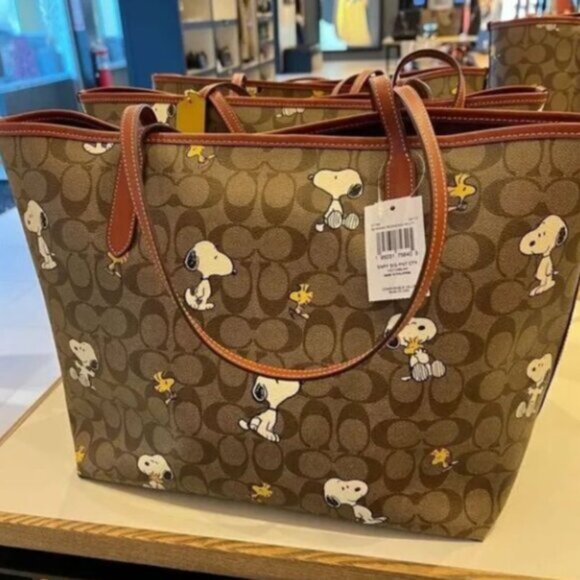 New Coach X Peanuts City Tote In With Snoopy Woodstock - Picture 3 of 7